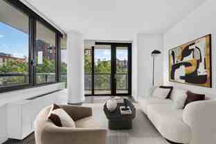 250 E Houston St #9C - Photo 1 of 1