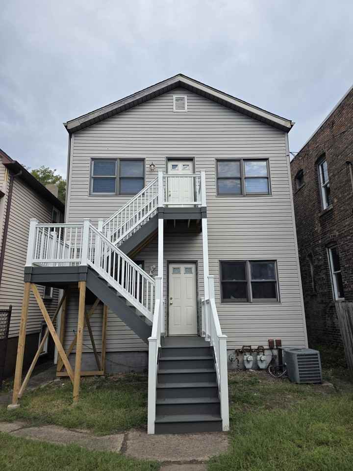 1544 Fischrupp Ave #2 - Photo 5 of 24