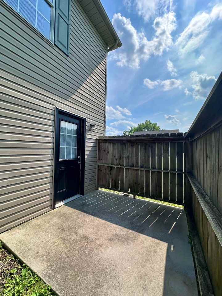 Rand 938 Townhomes - Photo 3 of 50