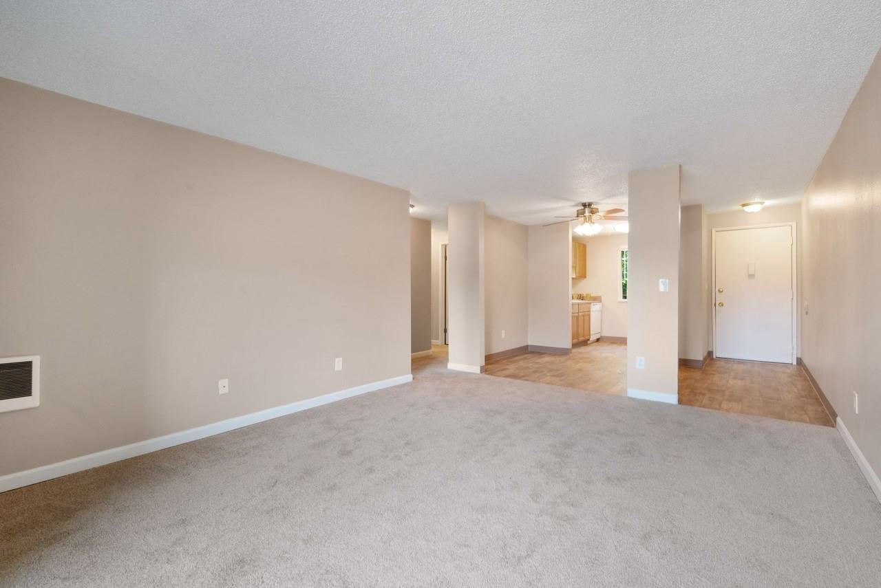 Chelan Apartments - Photo 5 of 41