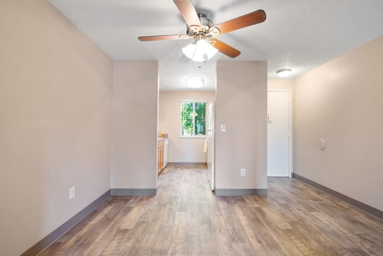 Chelan Apartments - Photo 7 of 41