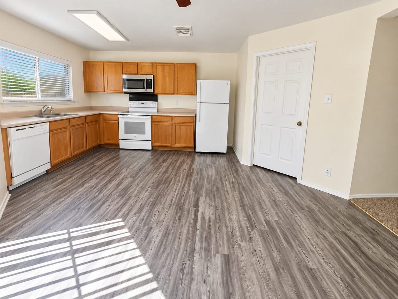 47 Caswell Cir #1 - Photo 7 of 20