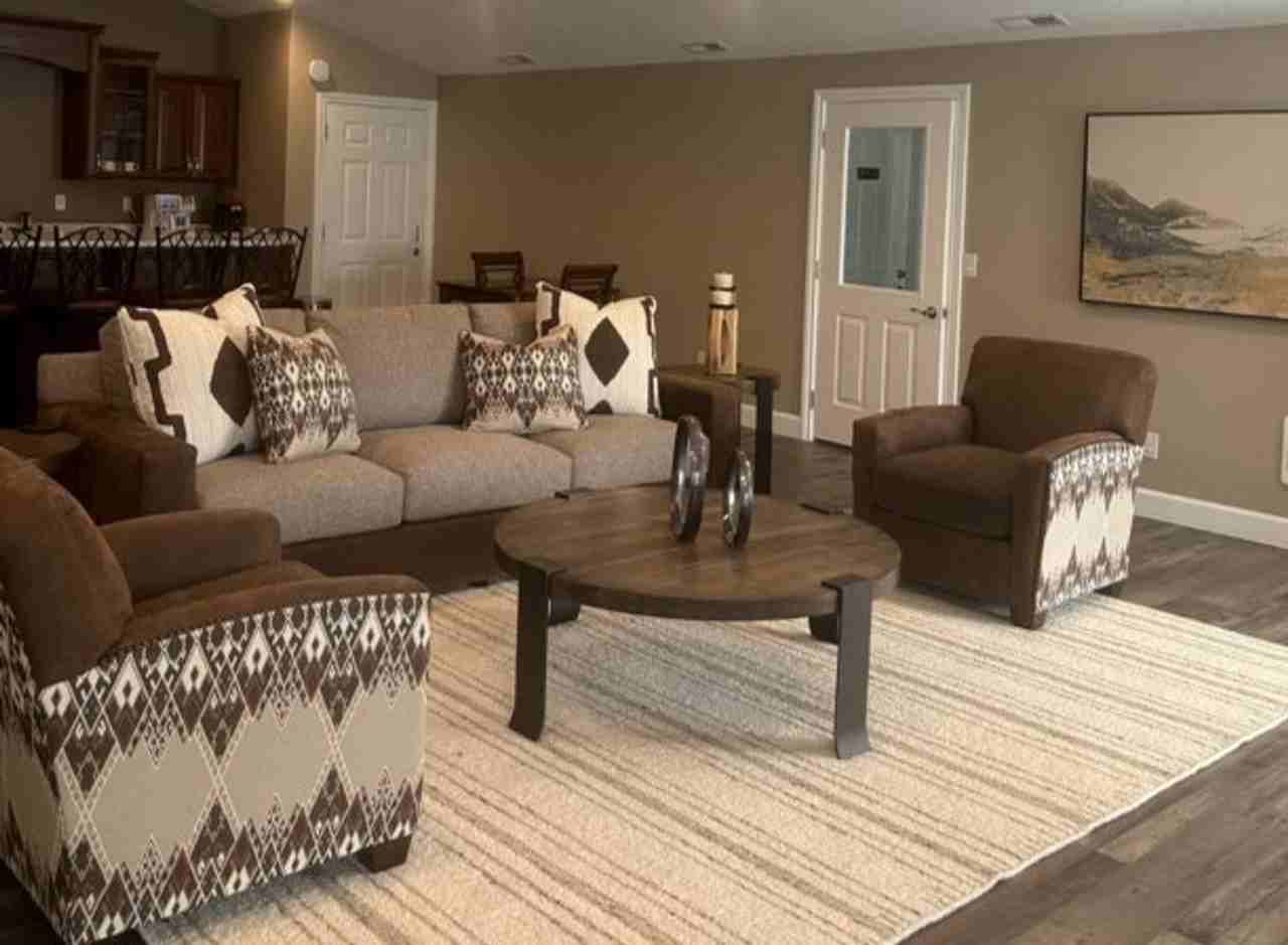 Nobl Park Apartments - Photo 4 of 19