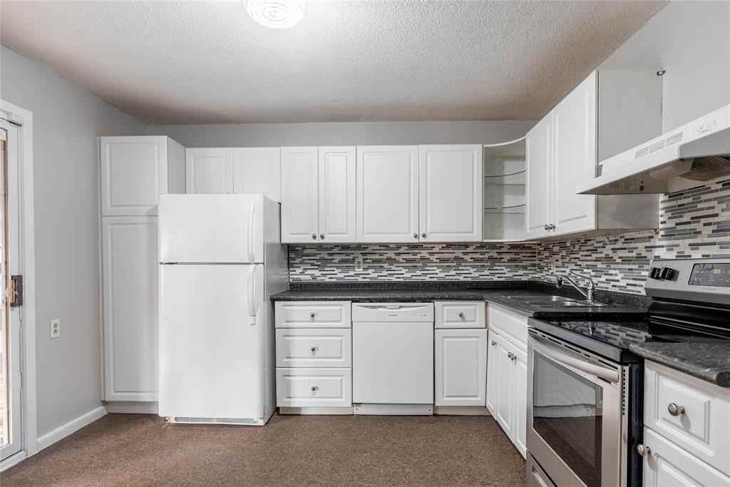 21 Gendreau Ave - Photo 6 of 18