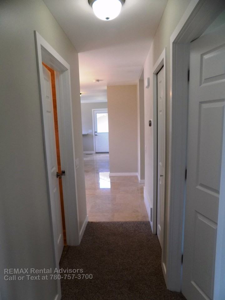 6728 93a Ave Nw - Photo 5 of 14