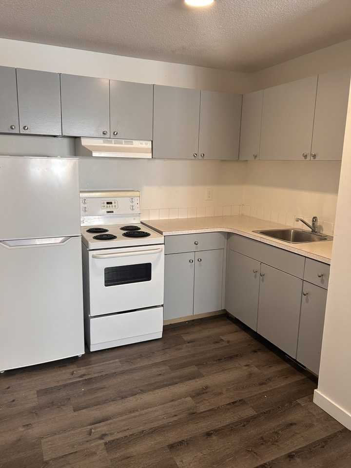 727 5th Ave N - Photo 4 of 7