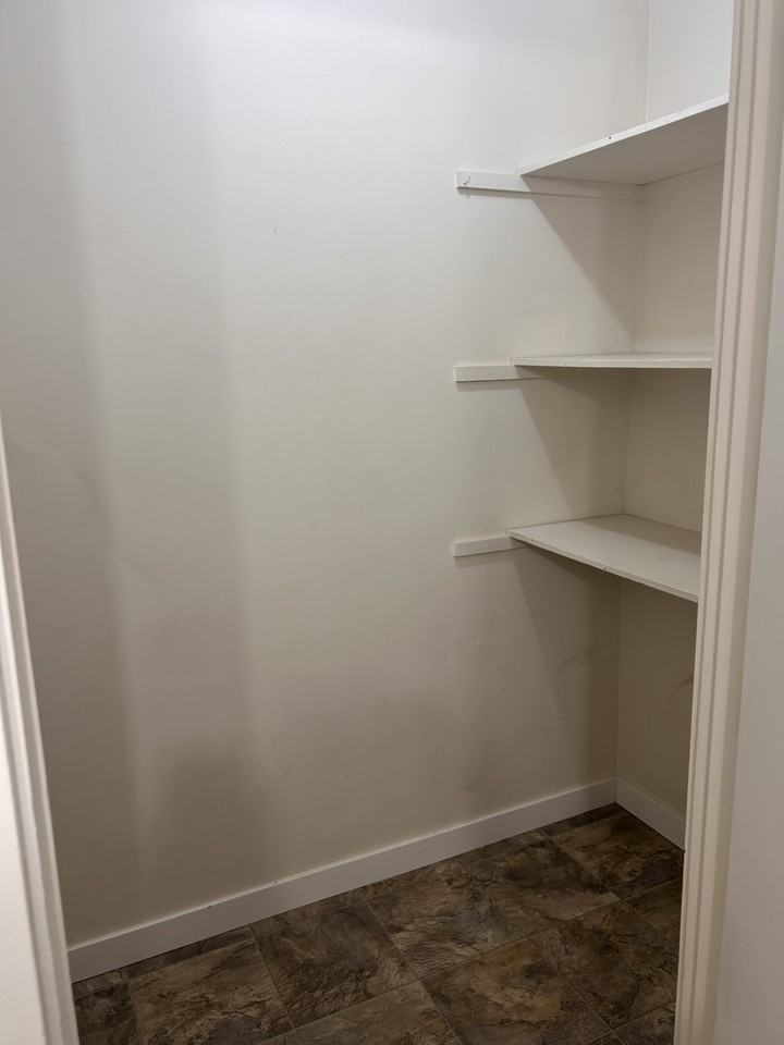 727 5th Ave N - Photo 5 of 7