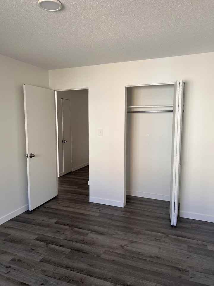727 5th Ave N - Photo 6 of 7