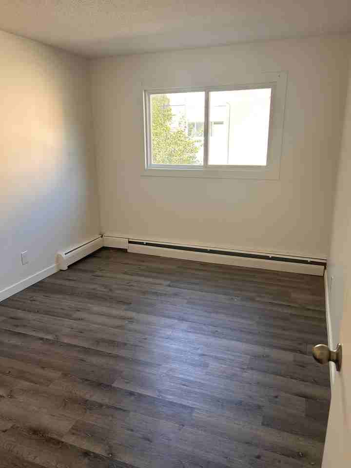 727 5th Ave N - Photo 7 of 7