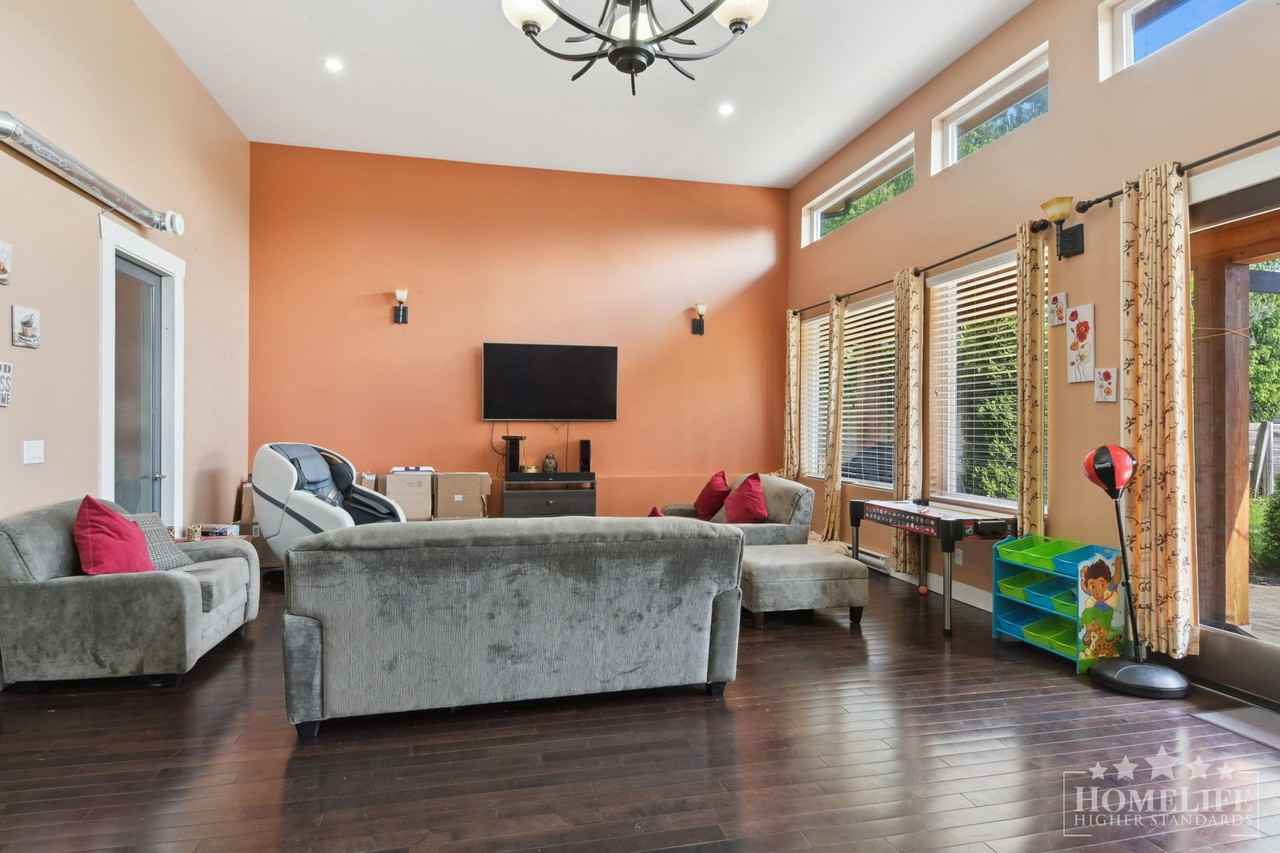 11860 75a Ave - Photo 7 of 23