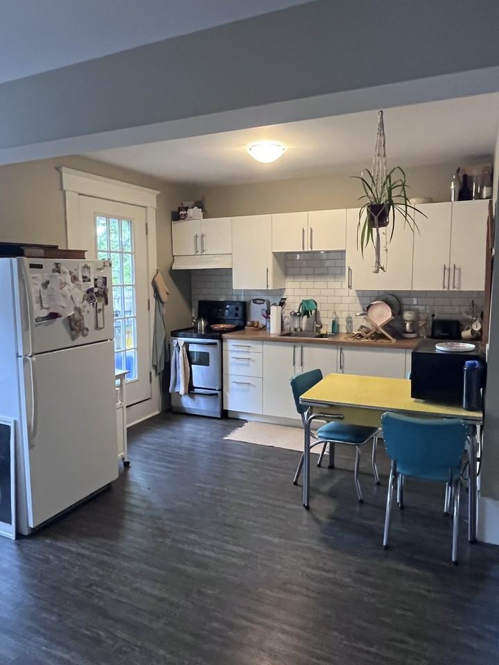 238 Arlington St - Photo 4 of 13
