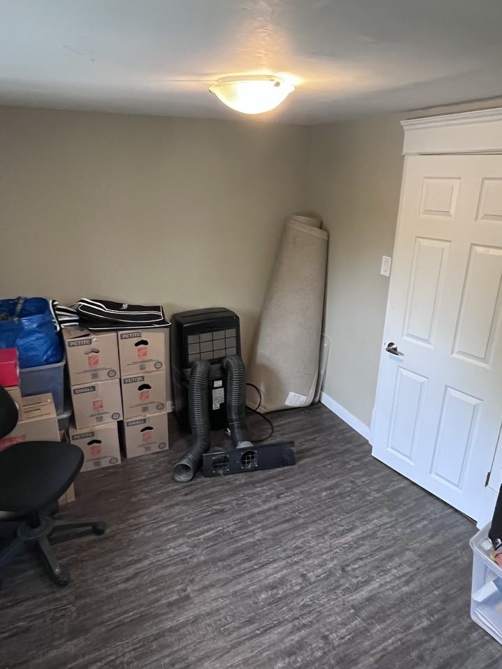 238 Arlington St - Photo 7 of 13