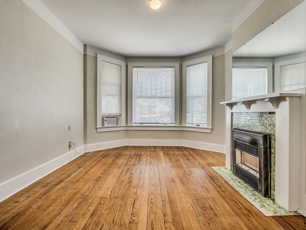 320 North Rock Island Avenue - 320 1/2 #320-1-2 - Photo 6 of 12
