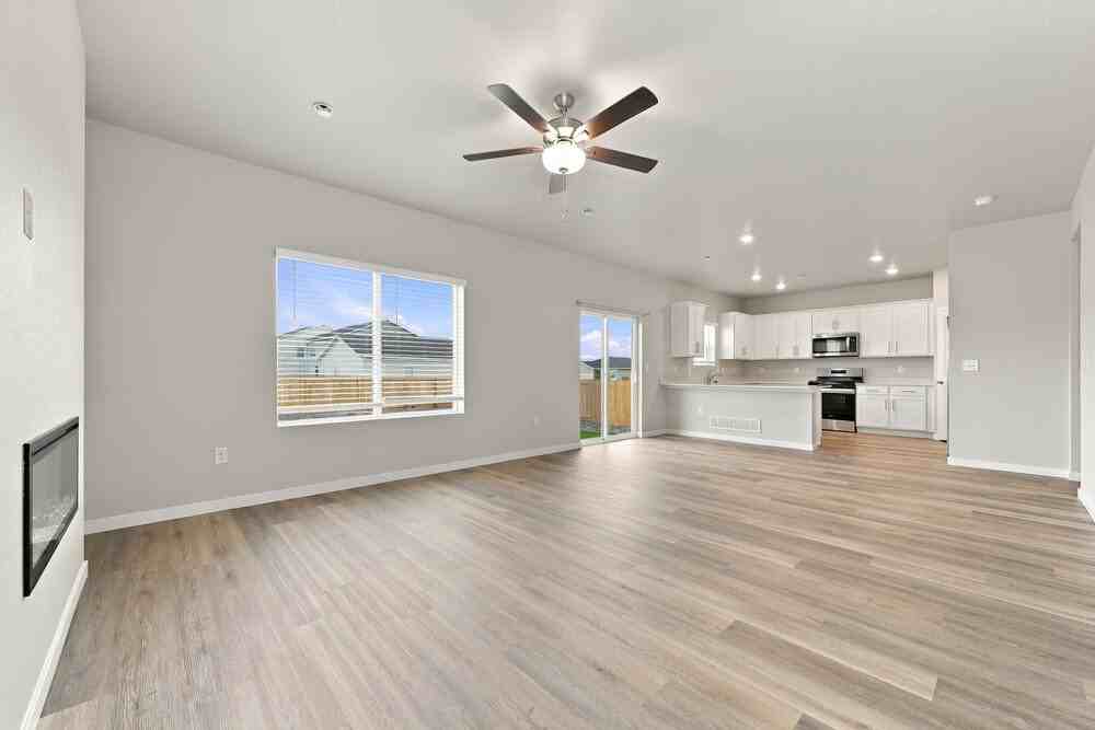 943 Gianna Ave - Photo 6 of 17