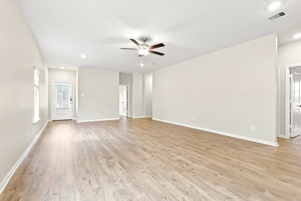 15550 Caramel Springs Dr - Photo 4 of 16