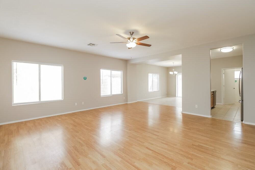 619 E Renegade Pl - Photo 5 of 16