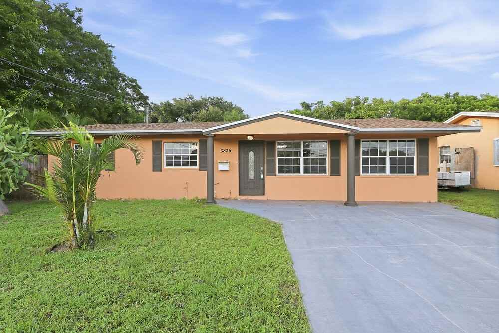 3835 Holiday Rd - Photo 2 of 16