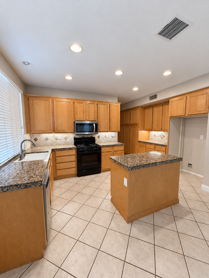 828 Villa Montes Cir - Photo 5 of 11