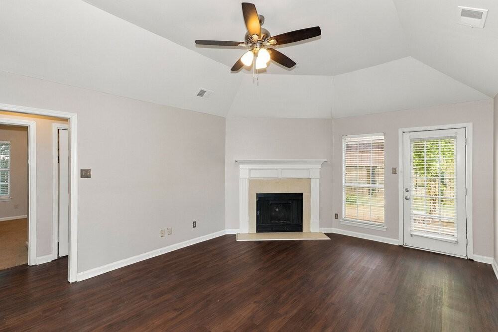 6989 Lagrange Hill Rd - Photo 5 of 16