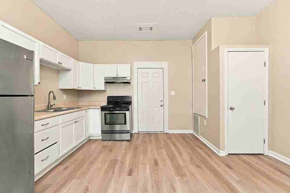 6129 Sorrell St Ne - Photo 6 of 16