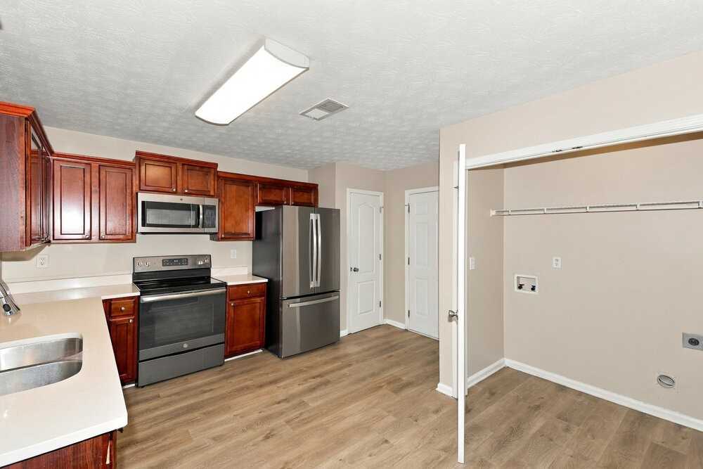 1569 Arbor Place Dr - Photo 5 of 17