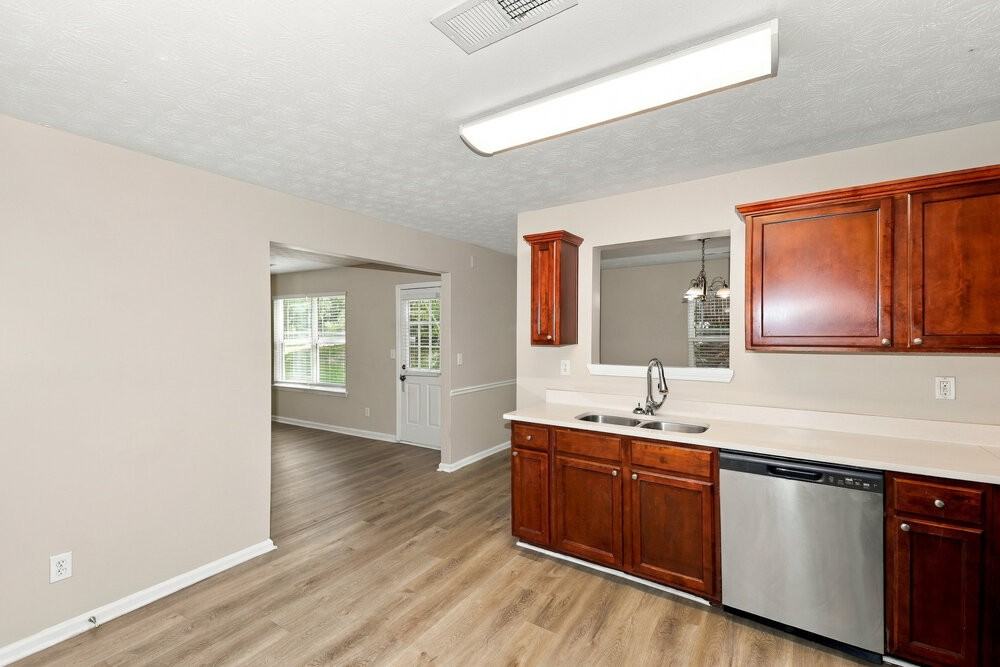 1569 Arbor Place Dr - Photo 6 of 17