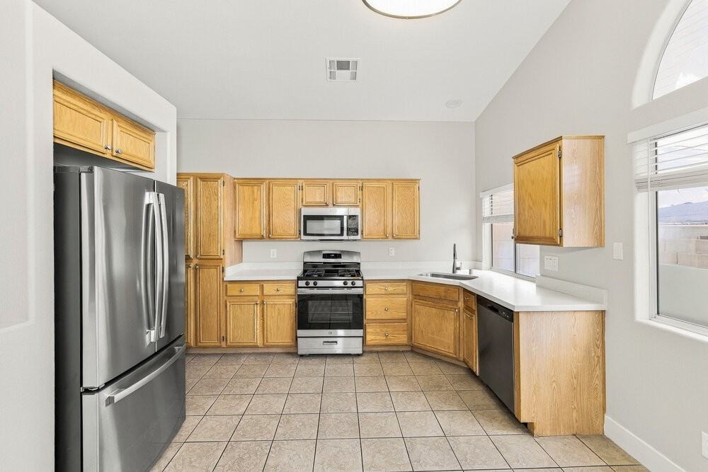 827 Golden Plata Ct - Photo 5 of 16