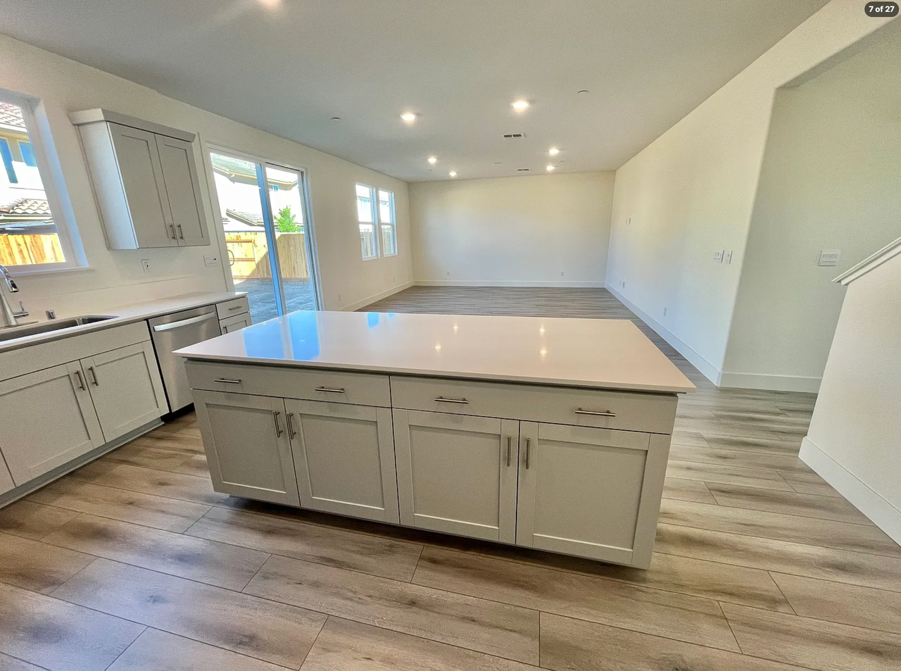16297 Malibu Dr #1 - Photo 3 of 8
