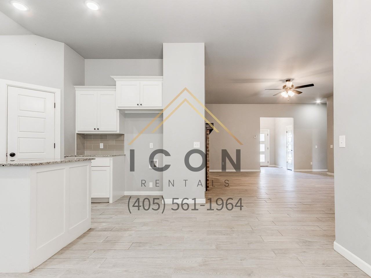 4509 Desert Spring Ct #1 - Photo 5 of 25