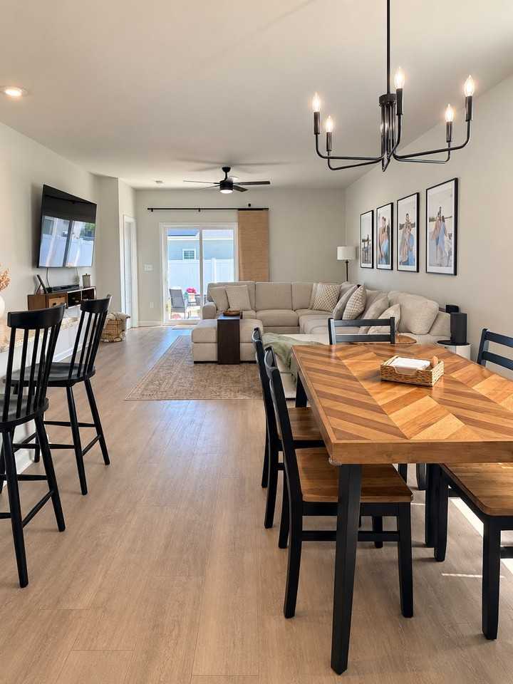 147 Saddle St - Photo 6 of 32