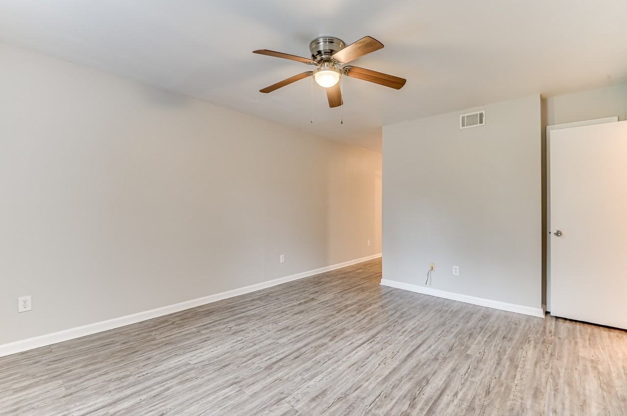 157 Chalet North Ct #157 - Photo 4 of 29