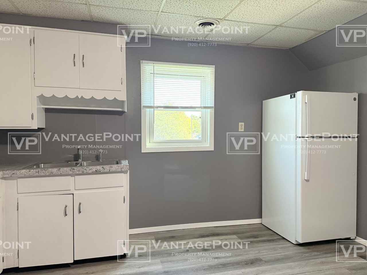 1102 Division St #B - Photo 6 of 17