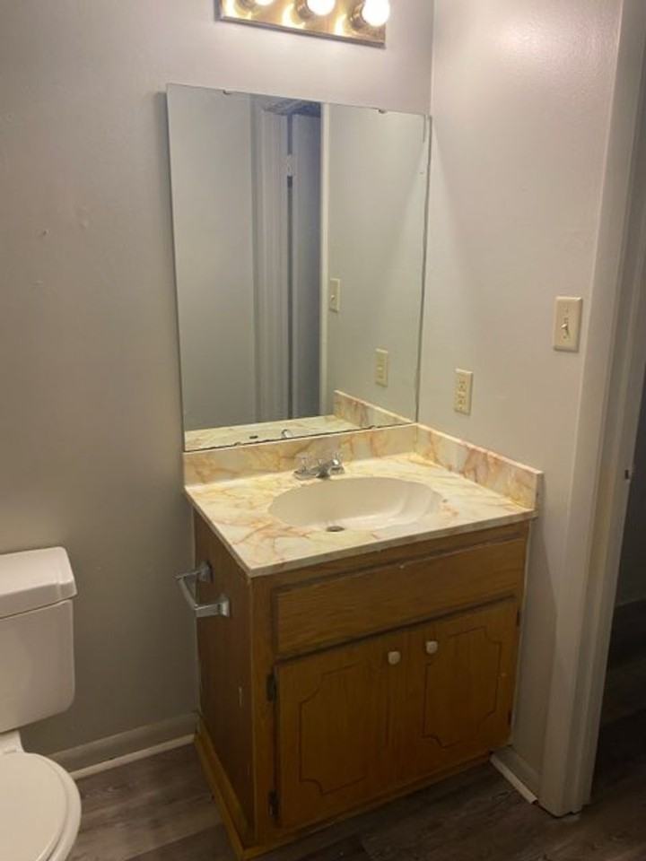 Feemster Lake Apartments - Photo 6 of 14