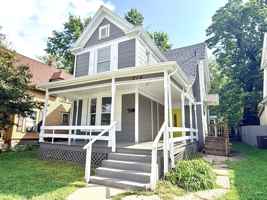 featured image of 214 N Cherry St #1