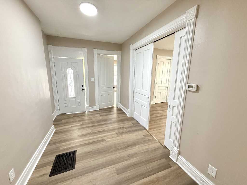 214 N Cherry St #1 - Photo 3 of 17