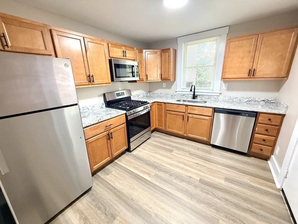 214 N Cherry St #1 - Photo 7 of 17