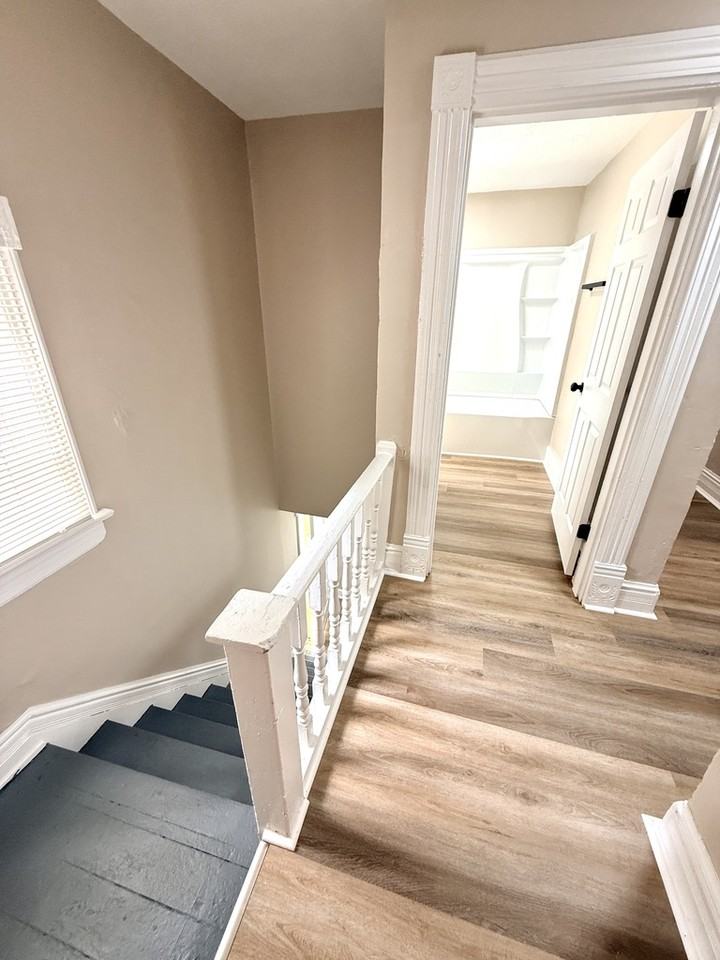 214 N Cherry St #2 - Photo 4 of 17