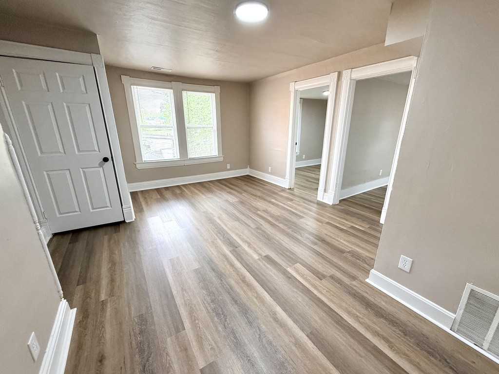 214 N Cherry St #2 - Photo 5 of 17