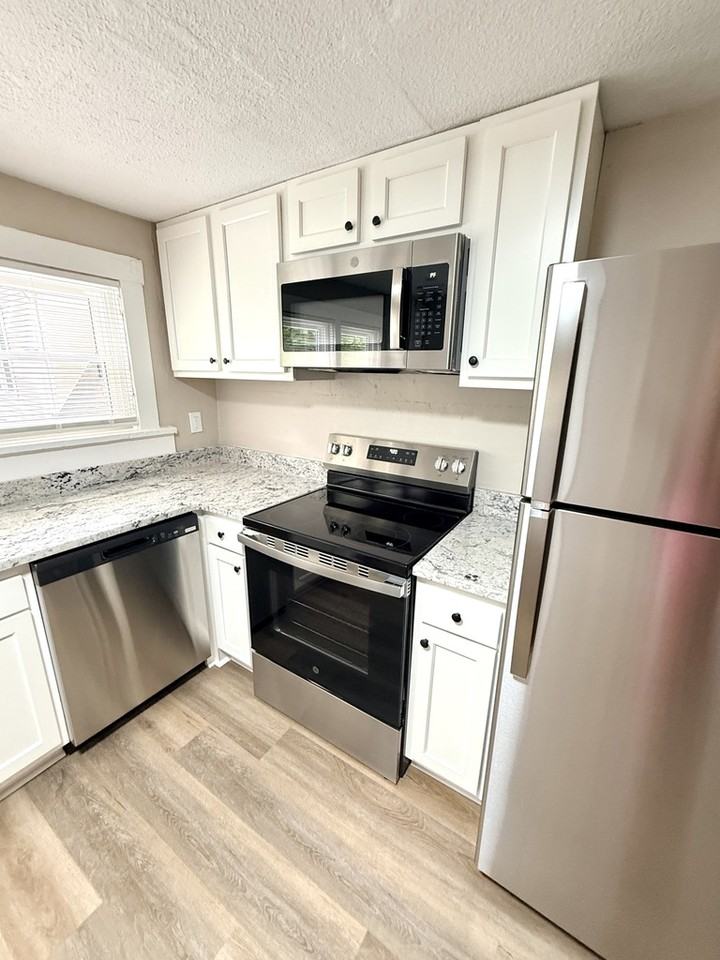 214 N Cherry St #2 - Photo 7 of 17