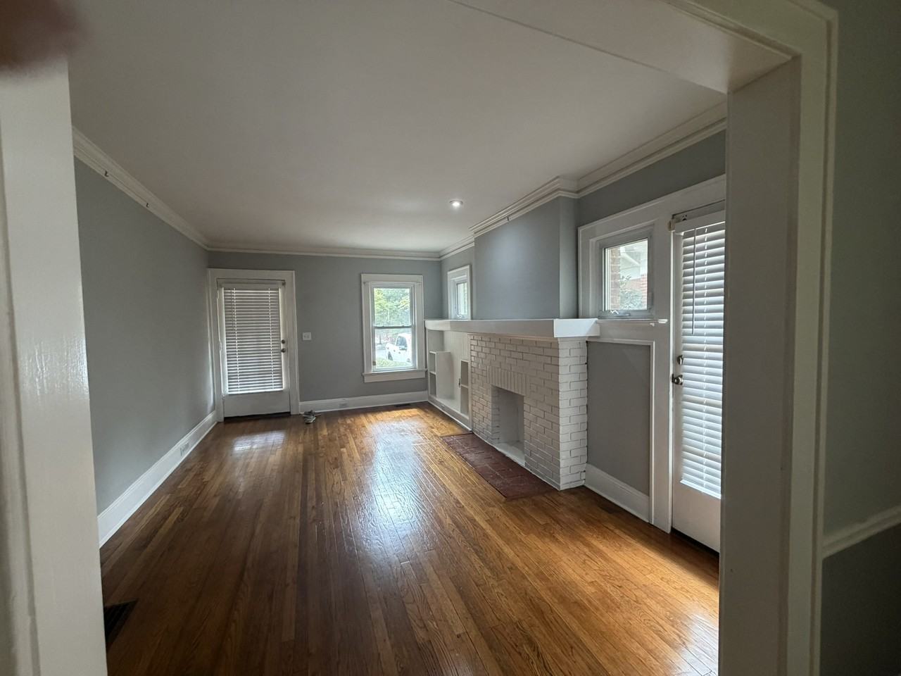 152 Erie Ave #1 - Photo 4 of 14