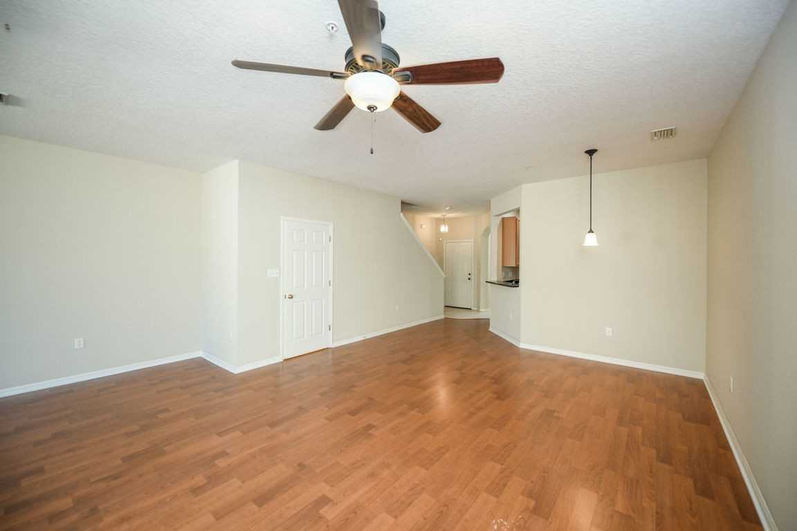 3791 Parkridge Circle3-104 #3-104 - Photo 6 of 17
