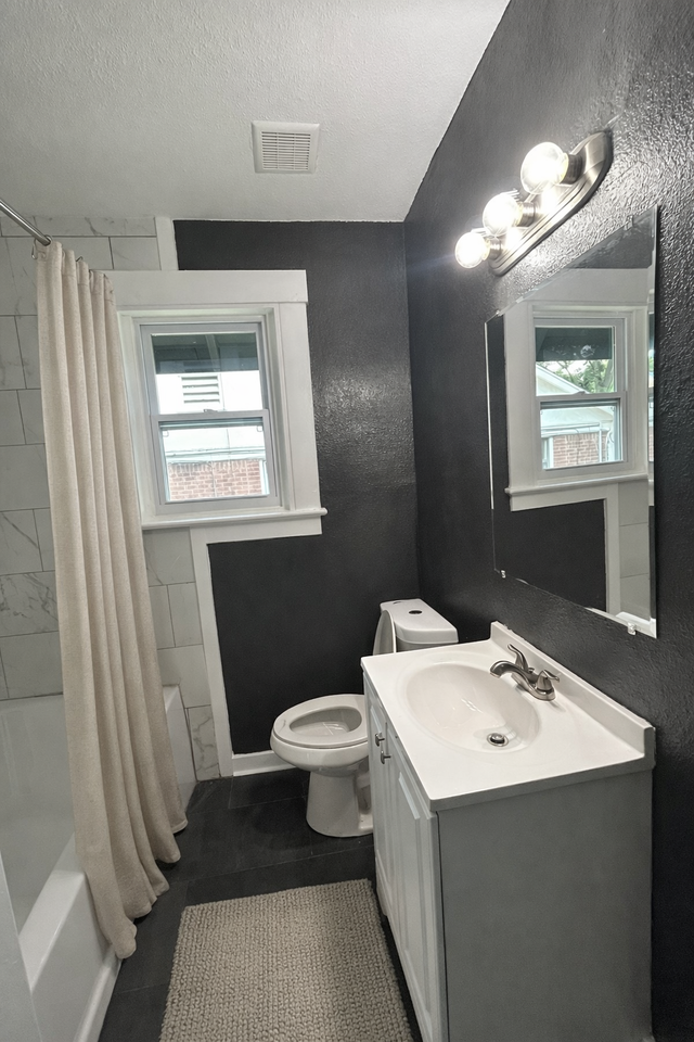 756 Kippley St #1 - Photo 3 of 8