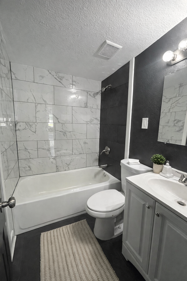 756 Kippley St #1 - Photo 4 of 8