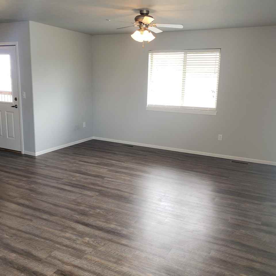 412 N Sioux Blvd #12 - Photo 5 of 11