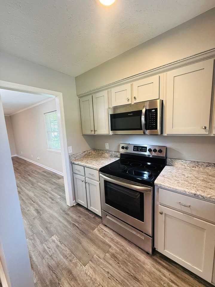 2 Peach Ct - Photo 6 of 18