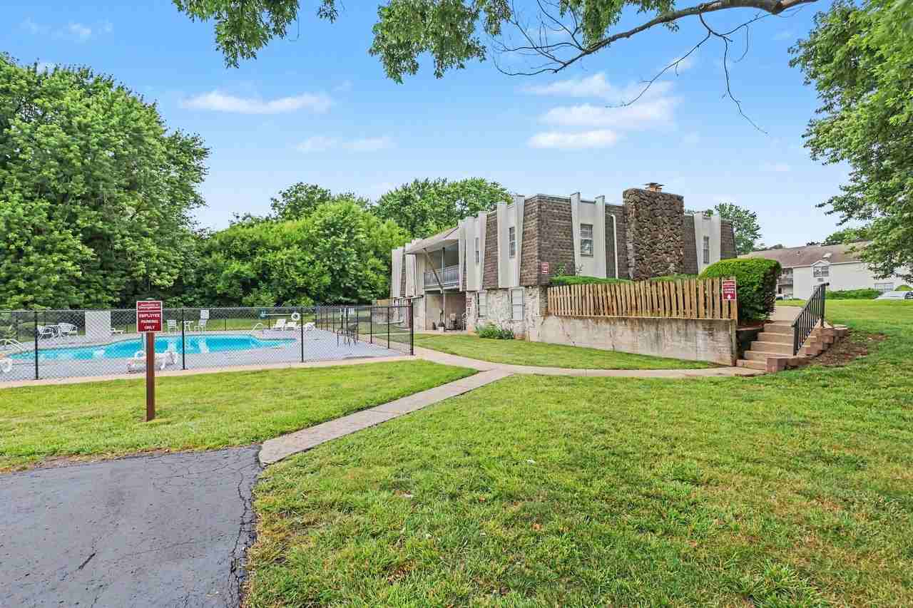 Apartments at Georgetown - Photo 4 of 50