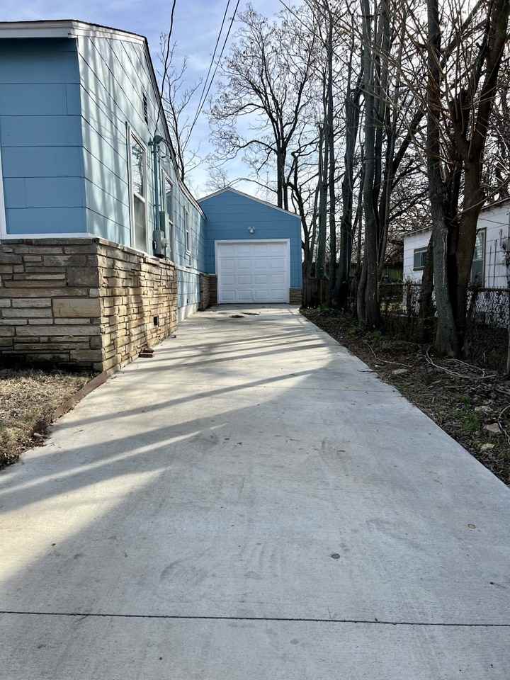 1012 E King Pl #1 - Photo 2 of 39