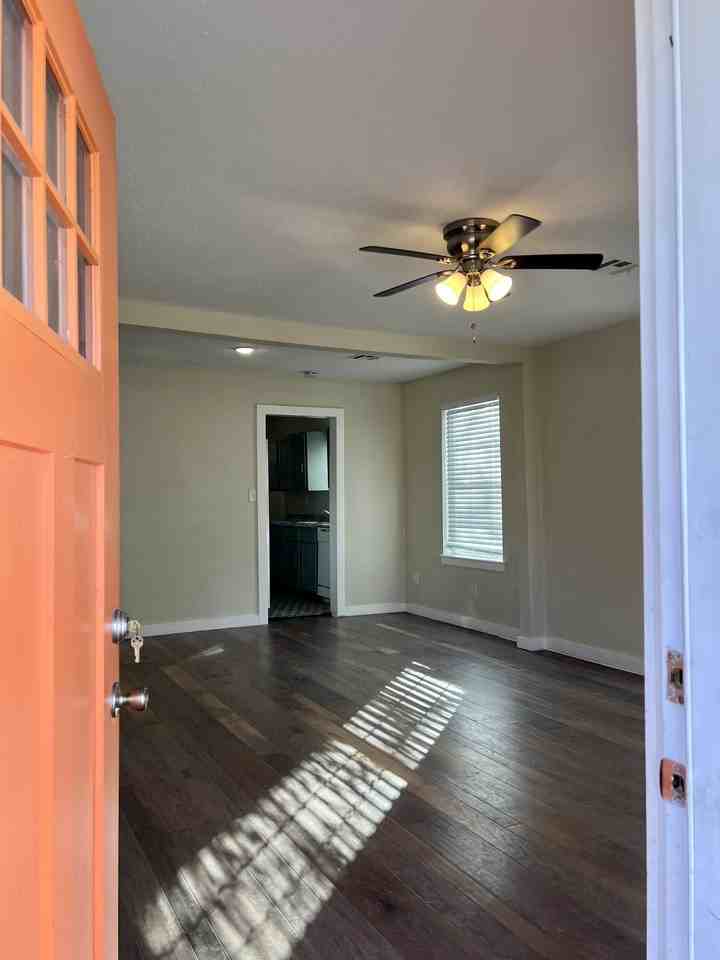 1012 E King Pl #1 - Photo 4 of 39