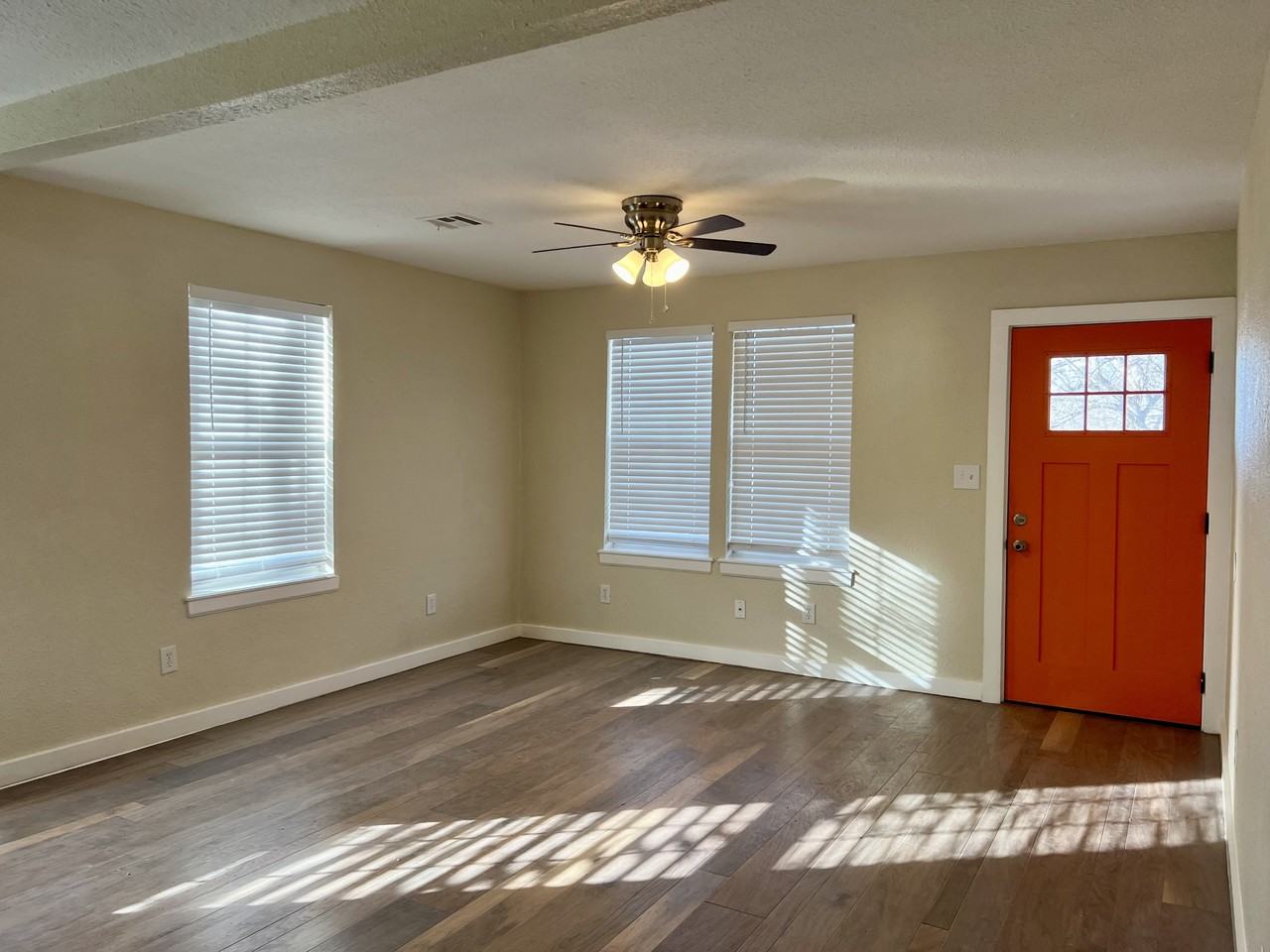1012 E King Pl #1 - Photo 6 of 39