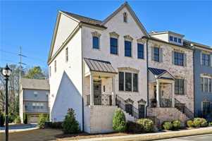 featured image of 2436 Skyland Way Ne #1